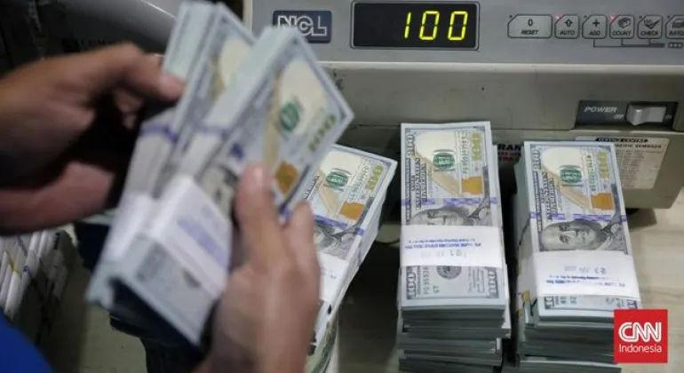 Rupiah Keok Dekati Rp15 Ribu, Dolar AS Tertinggi Sejak 2002